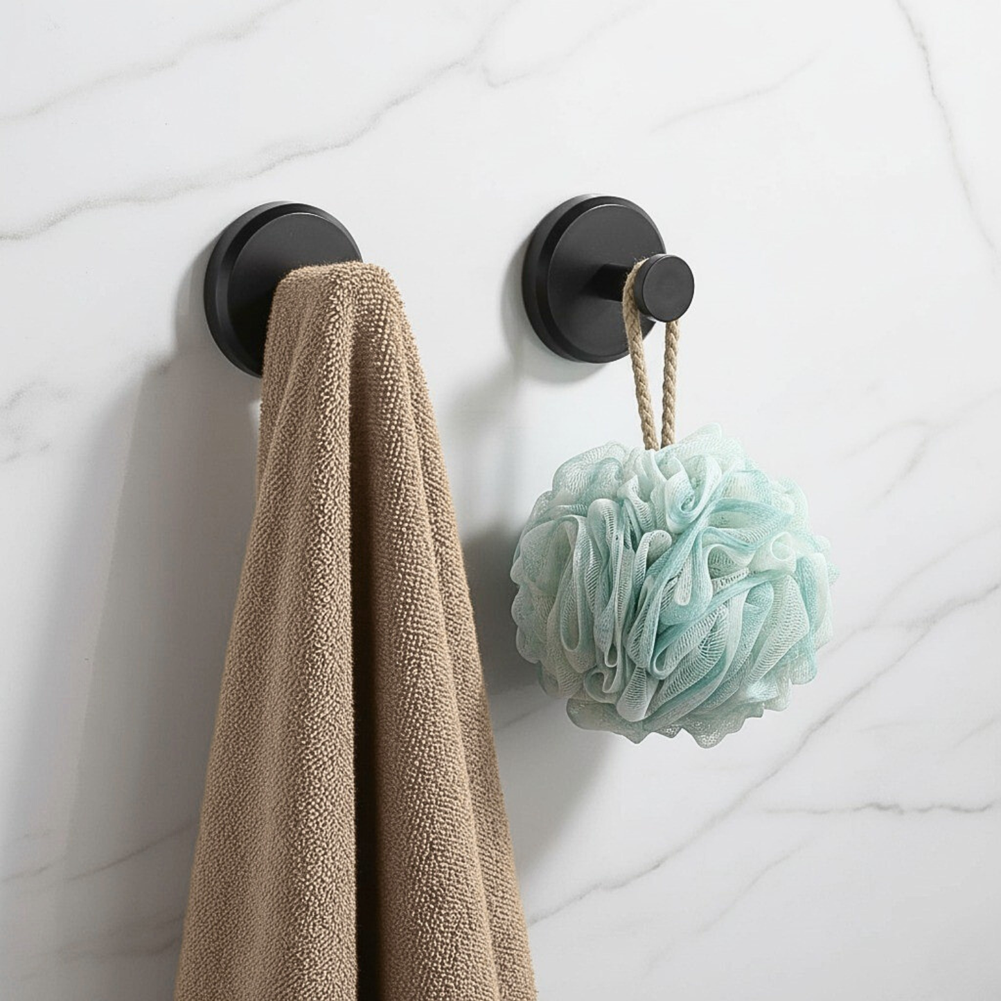 Pack of 4 Twist Lock Suction Hooks